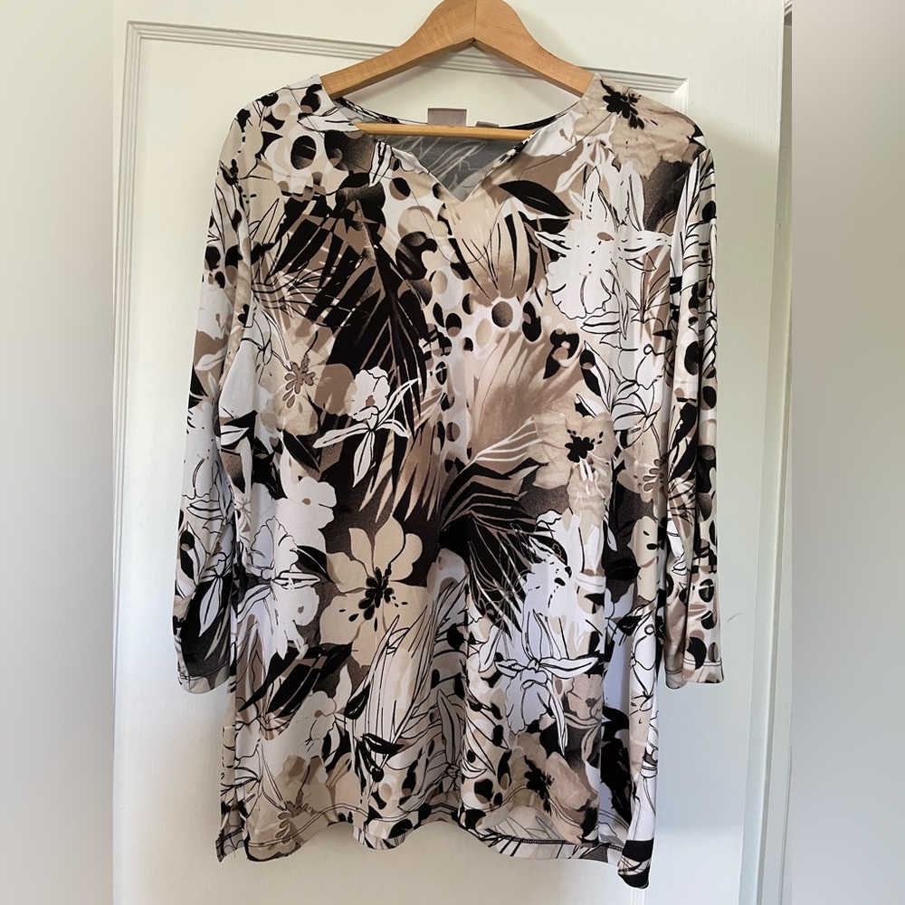 Chicos exotic print tunic in neutral colors